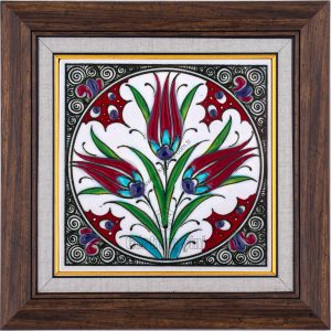 10X10-GÇ024-ÜÇ-LALELİ-BİTKİSEL-DESEN-KIRMIZI-ZEMİN