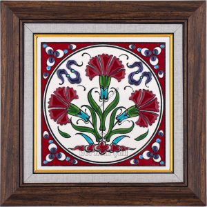 10X10-GÇ034-ÜÇ-KARANFİL-DESENİ-KIRMIZI-ZEMİN